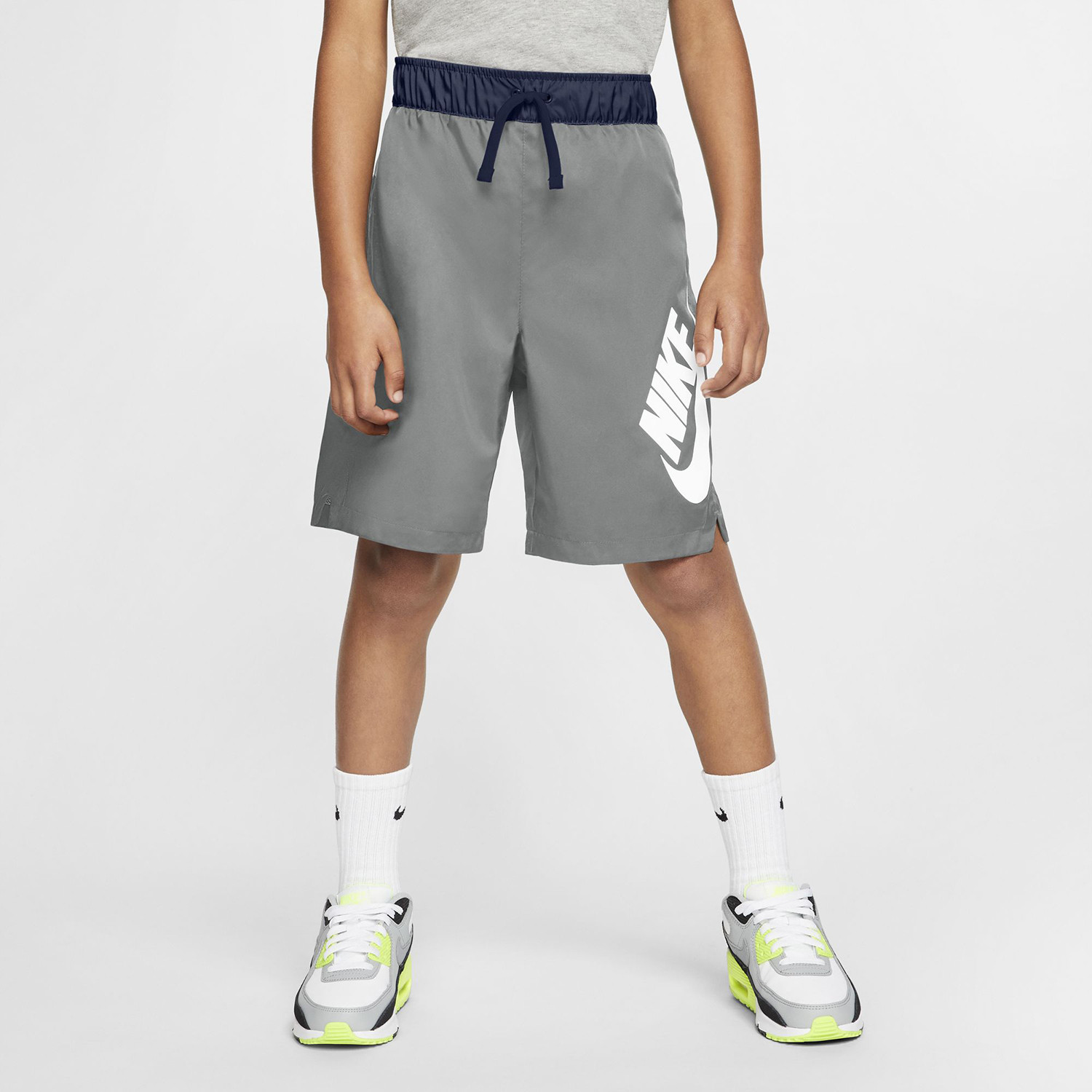Nike Sportswear Older Kids’ Woven Shorts (9000052374_45399)