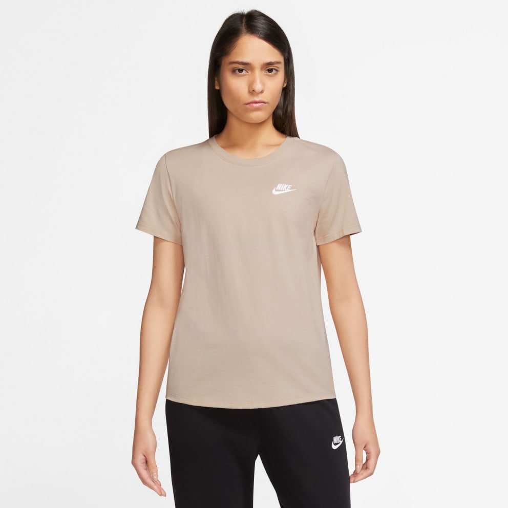 Nike Sportswear Club Essentials Γυναικείο T-shirt