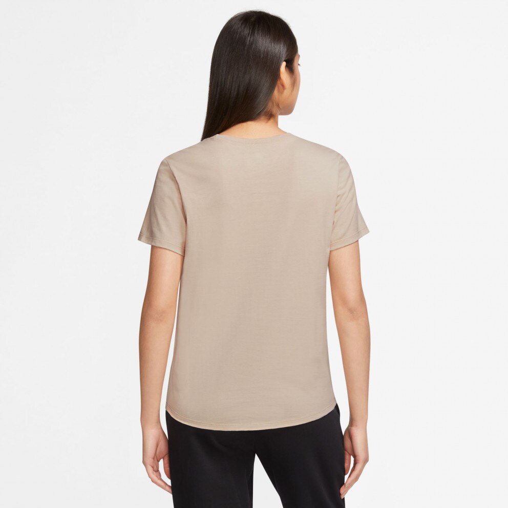 Nike Sportswear Club Essentials Women's T-shirt