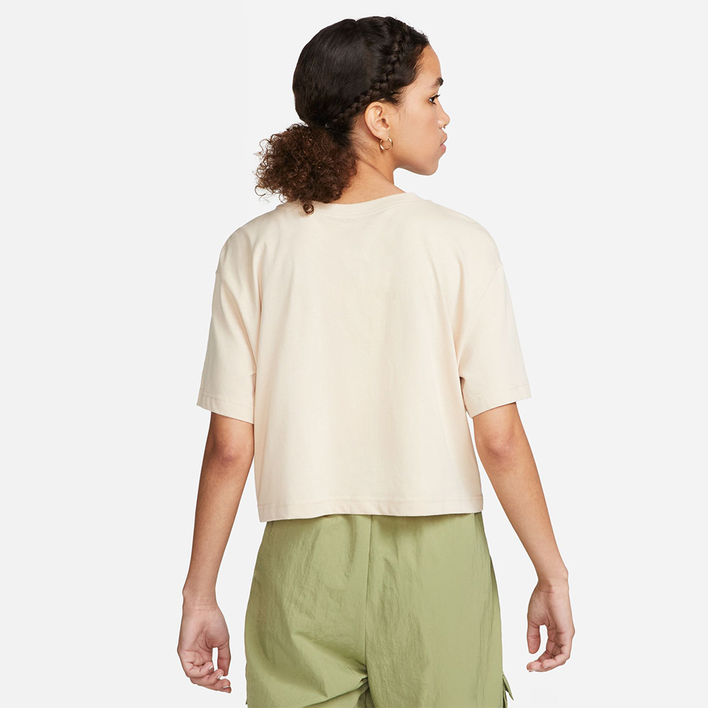 Nike Sportswear Essential Γυναικείο Cropped T-shirt (9000150844_56943) φωτογραφία