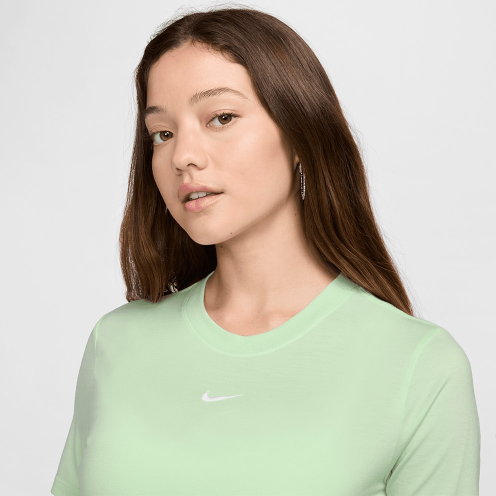 Nike Sportswear Essential Women's Cropped T-shirt